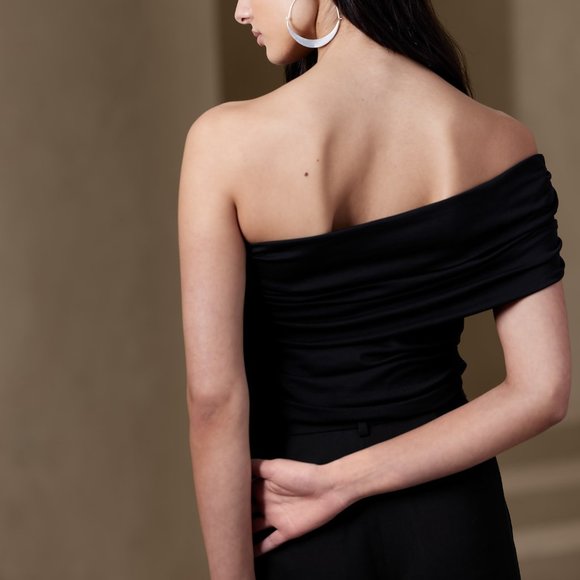 Banana Republic One-Shoulder Large Black Top - Picture 2 of 3
